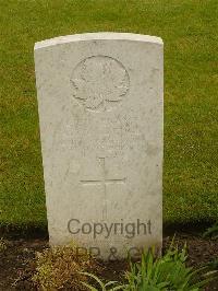 Etaples Military Cemetery - Routledge, Allan